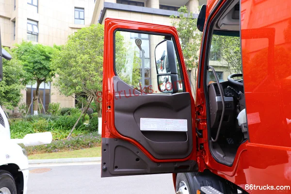 Dongfeng Liuqi Chenglong T5 400 ch 6X4(10 roues) tracteur routier à capot long Cabine (1) | 86Trucks