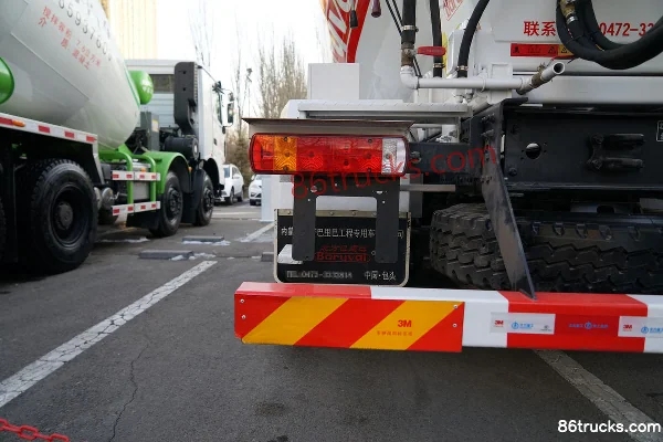 Beiben V3 série 350 ch 8X4(12 roues) châssis de camion malaxeur à béton 7,6 m³ Cabine (2) | 86Trucks