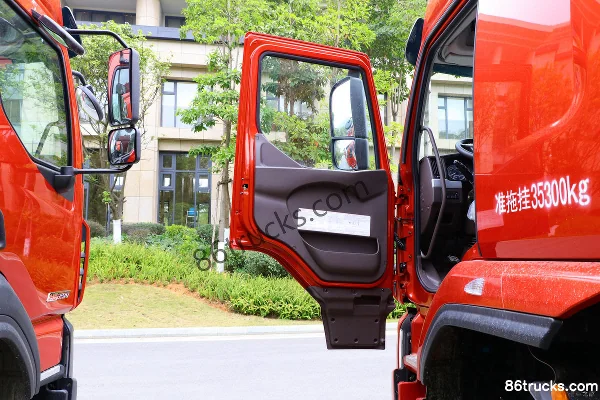Dongfeng Liuqi Chenglong H5 Heavy Truck 350 hp 4X2(6 wheels) Tractor Truck (China VI) Cab (1) | 86Trucks
