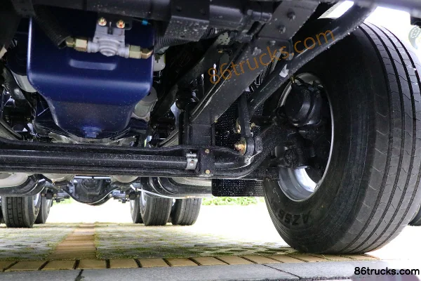 Dongfeng Liuqi Chenglong H7 Heavy Truck 580hp 6X4(10 wheels) Tractor Truck (China VI) Chassis (3) | 86Trucks