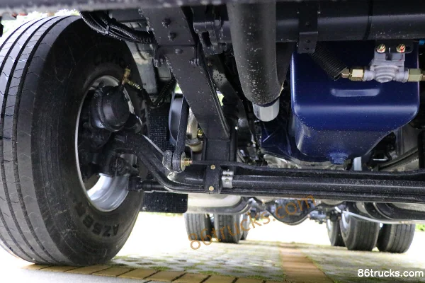Dongfeng Liuqi Chenglong H7 Heavy Truck 580hp 6X4(10 wheels) Tractor Truck (China VI) Chassis (2) | 86Trucks