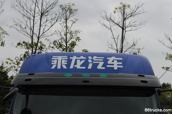 Dongfeng Liuqi Chenglong H5 Medium Truck 220 hp 4X2(6 wheels) 8.3m Van Cargo Truck (China VI) Exterior (3) | 86Trucks