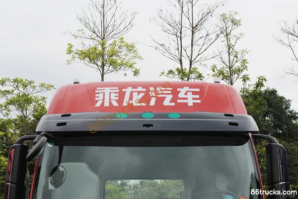 Dongfeng Liuqi Chenglong H5 Medium Truck 200hp 4X2(6 wheels) Sleeper Cab Van Cargo Truck Chassis Exterior (3) | 86Trucks