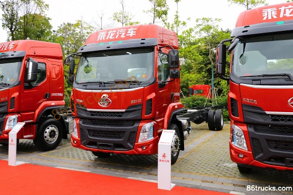 Dongfeng Liuqi Chenglong H5 Medium Truck 270 hp 4X2(6 wheels) 9.8m Van Cargo Truck (8-speed) Exterior (3) | 86Trucks