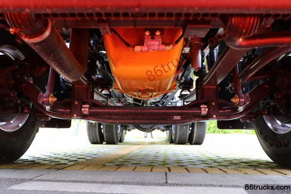 Dongfeng Liuqi Chenglong H7 Heavy Truck 460hp 6X4(10 wheels) LNG Tractor Truck (China VI) Chassis (1) | 86Trucks