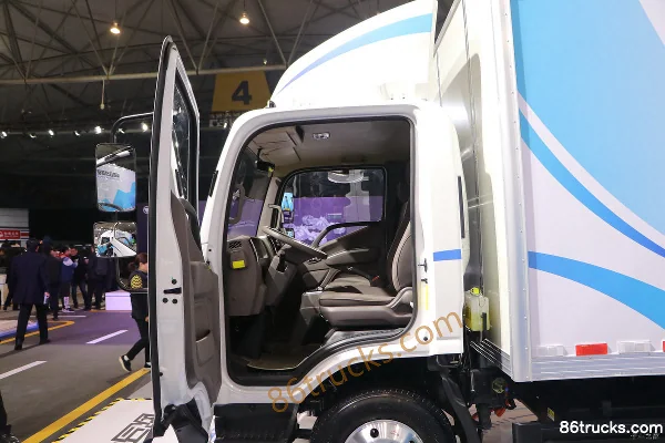 Auman Zhilan 4.5T 4.14m Single Row Pure Electric Box Truck (Box Width 2.1m) 104.7kWh 4X2(6 wheels) Interior (2) | 86Trucks