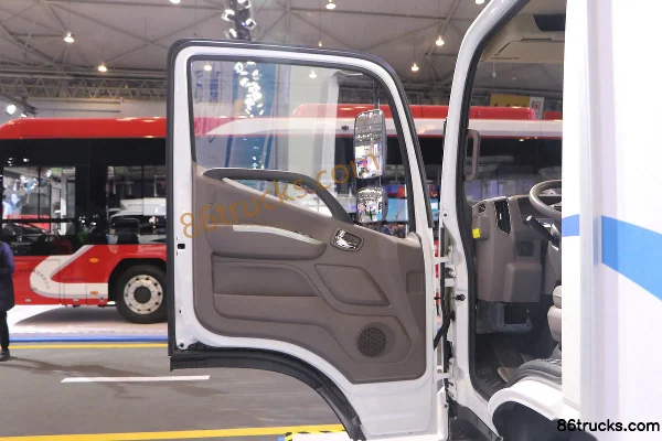 Auman Zhilan 4.5T 4.14m Single Row Pure Electric Box Truck (Box Width 2.1m) 104.7kWh 4X2(6 wheels) Interior (1) | 86Trucks