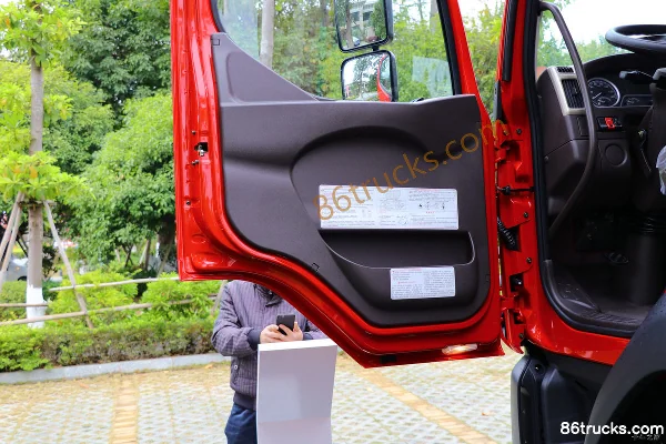 Dongfeng Liuqi New Chenglong M3 220hp 6X2(8 wheels) 4.8m Dump Truck Cab (3) | 86Trucks