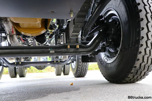 Dongfeng Liuqi New Chenglong M3 220hp 6X2(8 wheels) 4.8m Dump Truck Chassis (3) | 86Trucks