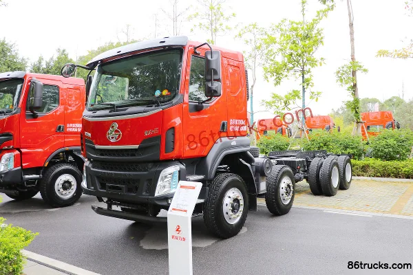 Dongfeng Liuqi Chenglong H5 350 hp 8X4(12 wheels) 6.8m Dump Truck Exterior (2) | 86Trucks
