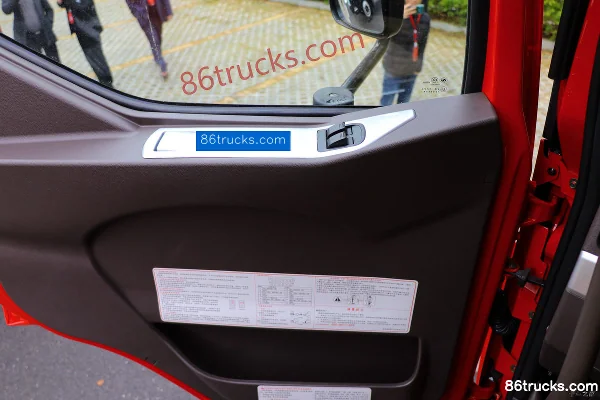 Dongfeng Liuqi Chenglong H5 350 hp 8X4(12 wheels) 6.8m Dump Truck Cab (3) | 86Trucks