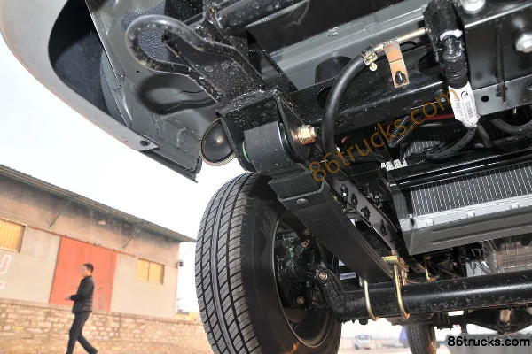 Tangjun Ouling Sailing F3-1 1.5L 112 hp 4X2(6 wheels) Gasoline 3.08m Single Row Box Mini Truck (China VI) Chassis (2) | 86Trucks