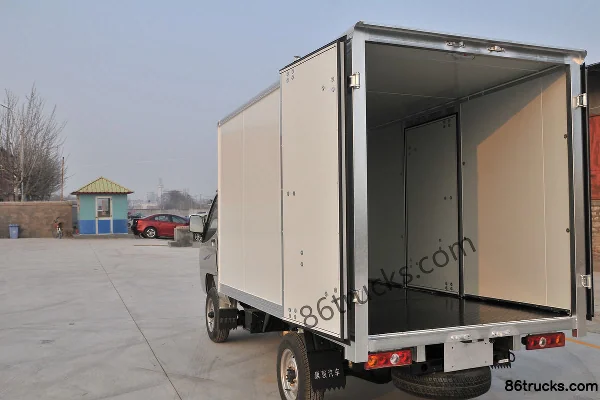 Tangjun Ouling Sailing F3-1 1.5L 112 hp 4X2(6 wheels) Gasoline 3.08m Single Row Box Mini Truck (China VI) Body (2) | 86Trucks