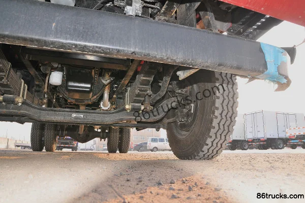 Tangjun Ouling Série T7 156 ch 4X2(6 roues) camion porteur plateau 5,33 m cabine avancée Châssis (3) | 86Trucks