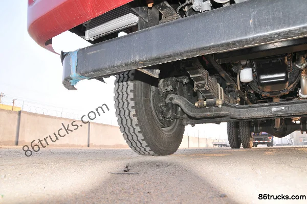 Tangjun Ouling Série T7 156 ch 4X2(6 roues) camion porteur plateau 5,33 m cabine avancée Châssis (2) | 86Trucks