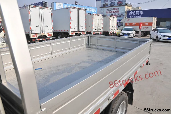 Tangjun Ouling Sailing A7 1.5L 112 ch 4X2(6 roues) essence 3,02 m petit camion plateau double cabine (China VI) Carrosserie (1) | 86Trucks