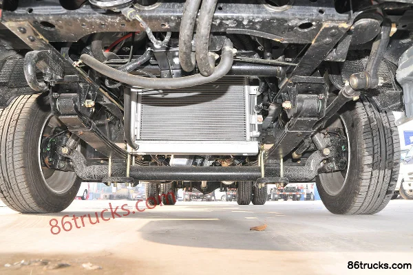 Ouling V5 Series Zunxiang Edition 122 hp 4X2(6 wheels) 3.61 m Single Row Flatbed Light Truck (China VI) Chassis (1) | 86Trucks