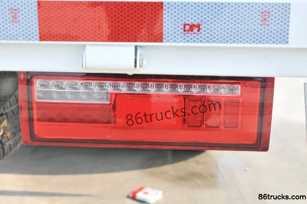 Ouling V5 Series Zunxiang Edition 122 hp 4X2(6 wheels) 3.61 m Single Row Flatbed Light Truck (China VI) Body (2) | 86Trucks