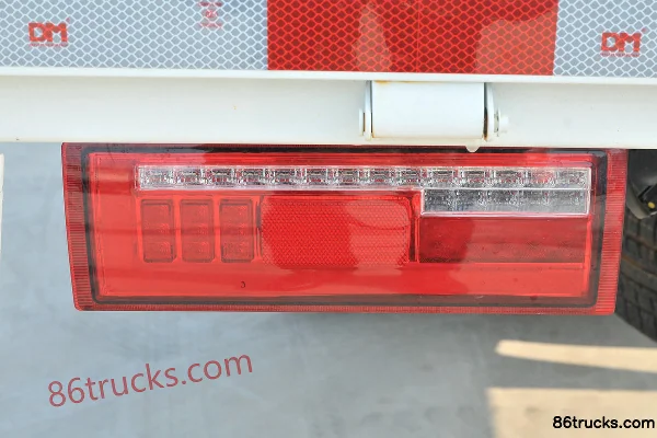 Ouling V5 Series Zunxiang Edition 122 hp 4X2(6 wheels) 3.61 m Single Row Flatbed Light Truck (China VI) Body (1) | 86Trucks