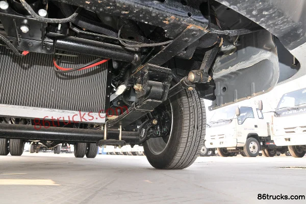 Tangjun Ouling V5 Series 129 hp 4X2(6 wheels) 3.01m Double Row Flatbed Light Truck (China VI) Chassis (3) | 86Trucks