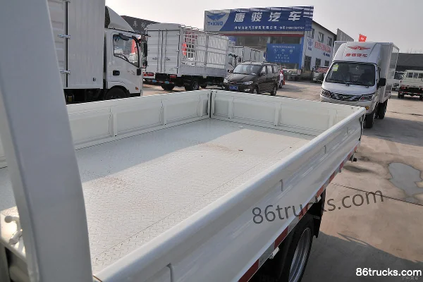 Tangjun Ouling V5 Series 129 hp 4X2(6 wheels) 3.01m Double Row Flatbed Light Truck (China VI) Body (2) | 86Trucks