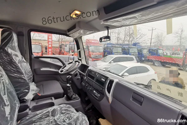 Foton Ruivo ES3 220 hp 6X2(8 wheels) 6.8m semi-panel van cargo truck (China VI) Cab (2) | 86Trucks