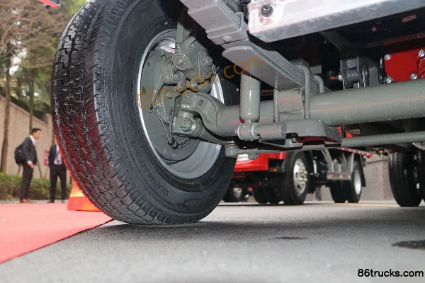 Sinotruk Youshi Standard Edition 112 hp 4X2(6 wheels) gasoline/CNG 2.8m double-row flatbed mini truck Chassis (2) | 86Trucks