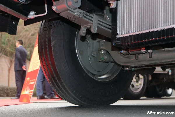 Sinotruk Ruishi 130hp 4X2(6 wheels) 4.15m single-row flatbed light truck (China VI) Chassis (2) | 86Trucks