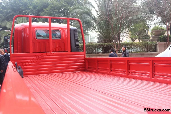 Sinotruk Ruishi 130hp 4X2(6 wheels) 4.15m single-row flatbed light truck (China VI) Body (3) | 86Trucks