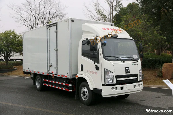 XCMG E300 8.28T 5.15m Single Row Pure Electric Van Light Truck 90.5kWh 4X2(6 wheels) Exterior
