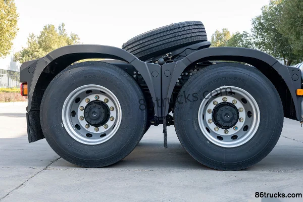 FAW Linghe F200 Heavy Truck 460hp 6X4(10 wheels) LNG tractor truck Chassis (3) | 86Trucks
