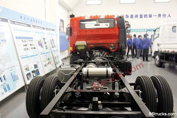 Yuejin Chaoyue C500-33 130 ch 4X2(6 roues) Camion porteur à ridelles 4,2 m à cabine simple Extérieur (3) | 86Trucks
