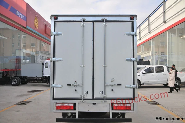 Dongfeng Duolika D5 2018 88 ch 4X2(6 roues) camion léger fourgon à cabine simple 3,8 m Carrosserie (3) | 86Trucks