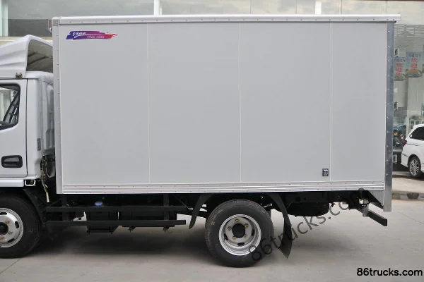 Dongfeng Duolika D5 2018 88 ch 4X2(6 roues) camion léger fourgon à cabine simple 3,8 m Carrosserie (1) | 86Trucks