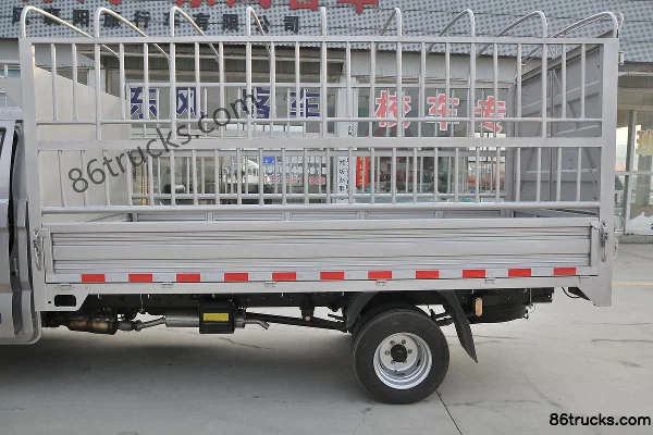 Changan Kuayue Wang X5 PLUS Luxury 2L 144hp 4X2(6 wheels) Gasoline 3.05m Double-row Stake Truck Body (1) | 86Trucks