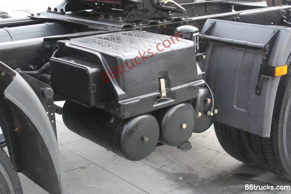 FAW Jiefang J6M poids lourd 2013 320 ch 6X2(8 roues) tracteur routier Châssis (3) | 86Trucks