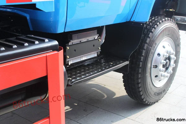 FAW Jiefang J4R medium truck 180 hp 4X2(6 roues) 4.45m tipper (long nose) Cabine (2) | 86Trucks