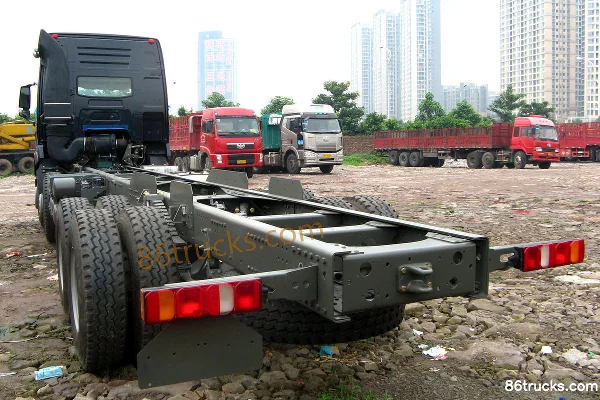 Sinotruk HOWO A7 Heavy Truck 380hp 8X4(12 wheels) Cargo Truck (Chassis) Exterior (2) | 86Trucks