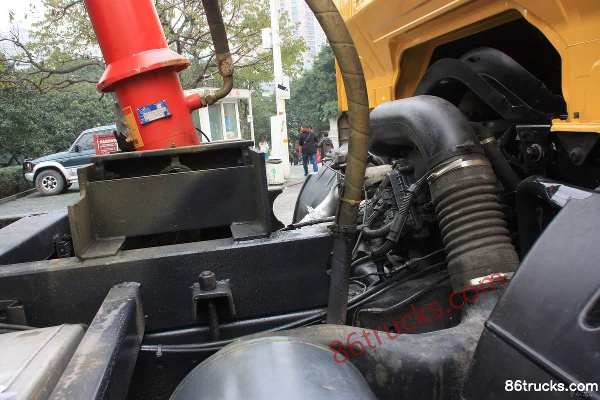 SAIC Hongyan Genlyon 340hp 6X4(10 wheels) Garbage Truck (Comfort Edition) Chassis (2) | 86Trucks