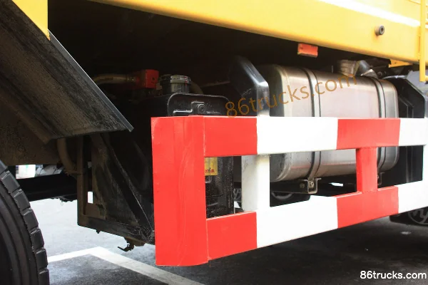 SAIC Hongyan Genlyon 340hp 6X4(10 wheels) Garbage Truck (Comfort Edition) Chassis (2) | 86Trucks