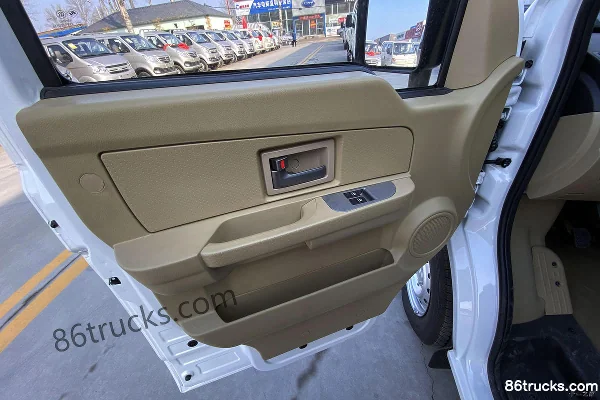 Dongfeng C35 2018 Model 108 hp 1.5L Enclosed Van China V Cab (1) | 86Trucks