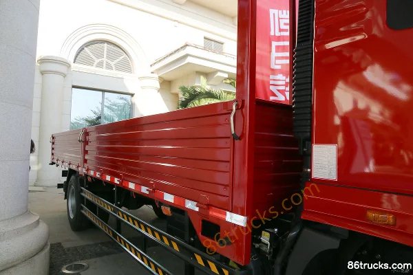 Kama Fangding 220 hp 4X2(6 wheels) 6.75m Semi-panel Cargo Truck (China VI) Body (2) | 86Trucks