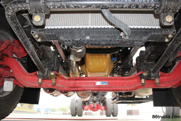 Dongfeng Duolika D12 Medium Truck 220 hp 4X2(6 wheels) 9.6m LNG wing-opening van cargo truck (China VI) Chassis (1) | 86Trucks