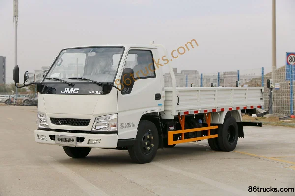 JMC Shunda Small Truck 116hp 4X2(6 wheels) 3.7m Single Row Flatbed Light Truck Exterior (3) | 86Trucks