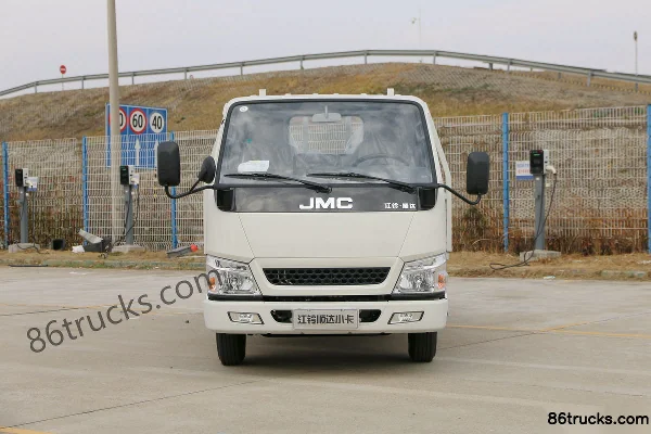 JMC Shunda Small Truck 116hp 4X2(6 wheels) 3.7m Single Row Flatbed Light Truck Exterior (2) | 86Trucks