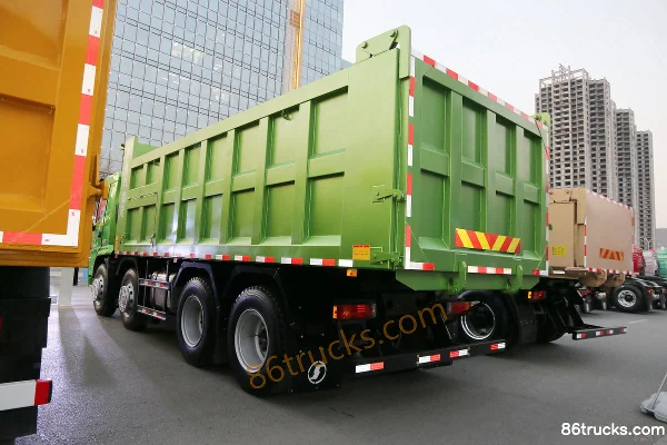 SHACMAN Commercial Vehicle Xuande Yi6 Lightweight Edition 300 hp 8X4(12 wheels) 6.2m Dump Truck Exterior (3) | 86Trucks