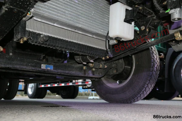 SHACMAN Commercial Vehicle Xuande Wing 9 150hp 4X2(6 wheels) 4.15m single-row van light truck Chassis (2) | 86Trucks
