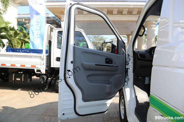 Kama Ruijie ES4200 3.15T 2.67m Electric Closed Logistics Van 40.78kWh Cab (1) | 86Trucks