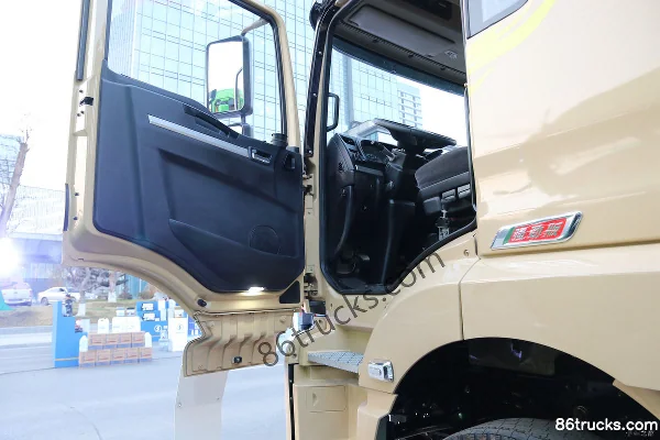 SHACMAN Commercial Vehicle Xuande Yi3 Composite Edition 400 hp 8X4(12 wheels) 5.8m Dump Truck Cab (1) | 86Trucks