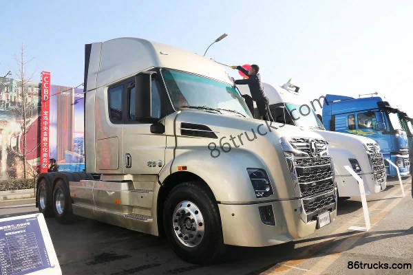 SHACMAN Commercial Vehicle Zhide Yan Standard Edition 560 hp 6X4(10 wheels) tractor truck (China VI) Exterior